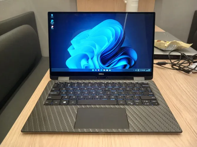 Dell XPS 13 9365 2-em-1 | i7 | 16GB RAM