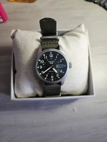 Relógio Seiko SRPJ85K1 Field Automático