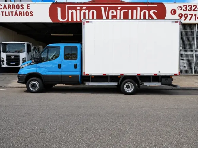 Iveco Daily 65-170 Cabine Dupla + Baú Facchini