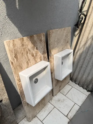 Cubas de banheiro com bancada de pedra