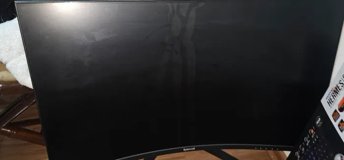 Monitor curvo - com a tela quebrada apenas para venda de peças 