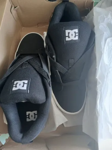 Brinquedos e sapatos