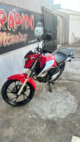 Honda CG Titan 160 2022 Vermelha - Excelente Estado