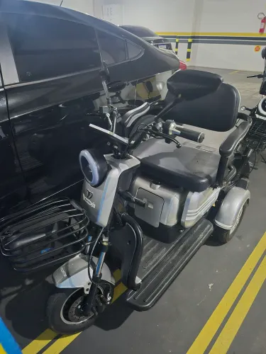 Moto eletrica triciclo