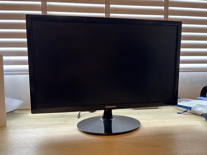 Monitor Samsung 75Hz 21 pol 