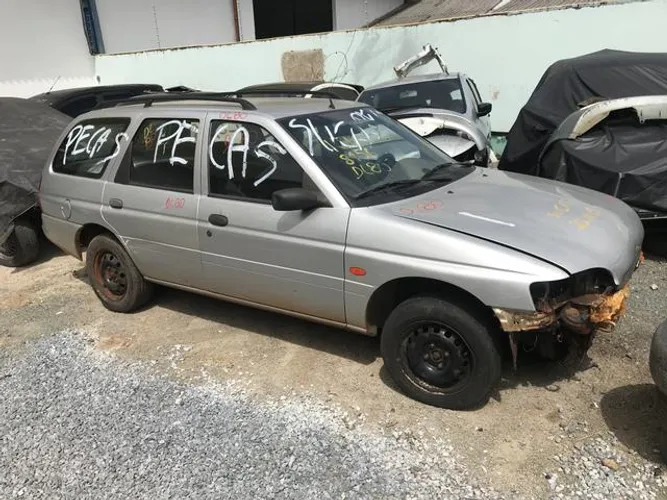 Escort Perua 1.8 16v ano 2000 Sucata para peças DL80