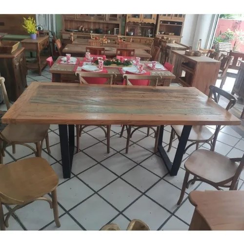 Mesa De Peroba Rosa Com Pé de Ferro