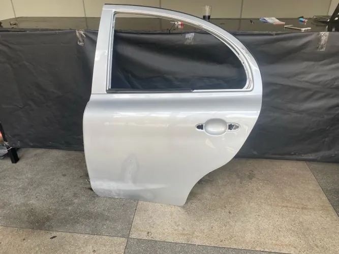 Porta Nissan March 