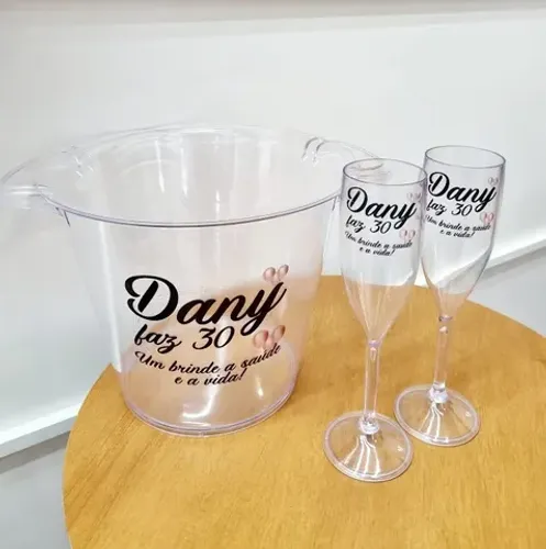 Baldes de gelo personalizados