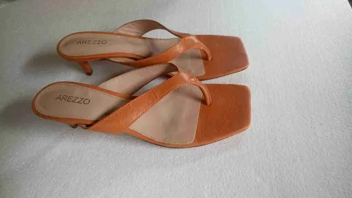 Uma linda sandália arezzo 38