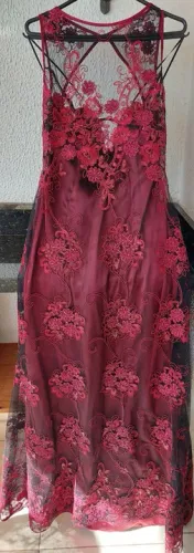 Vestido de festa rendado Bordô-Vermelho