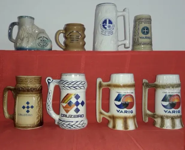 Diversas canecas de chopp personalizadas