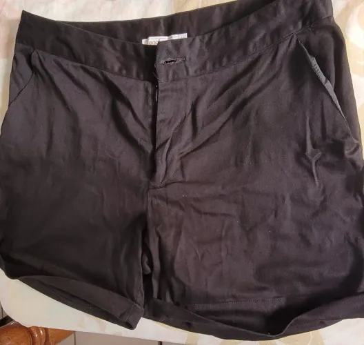 Short preto social