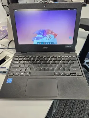 Notebook Acer TravelMate B3 11.6" pouco uso