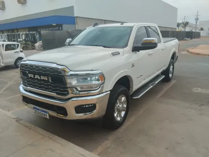 RAM 2500 LARAMIE 4X4 CD 6.7 TURBO DIESEL 4P AUTOMÁTICO