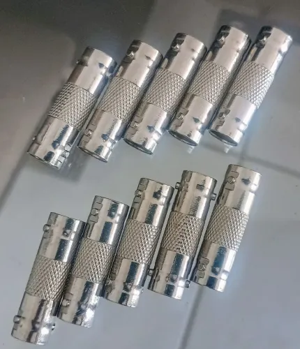 Conectores (10 PCs)  SDI macho 