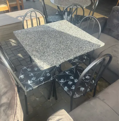 Mesa de granito com 4 cadeiras NOVO ENTREGAMOS