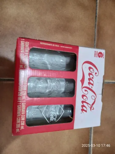 Coleção de garrafas coca cola