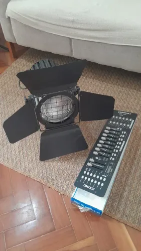 Fresnel Led 200w 3200K inclui filtro CTB - R$ 600,00