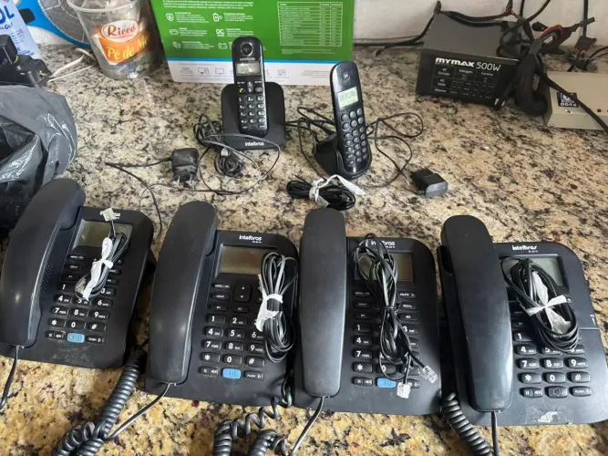 Vendo 4telefone com fio tc 60 id da intebras 1 telefone sem fio  3110 e um moto700 sem fio