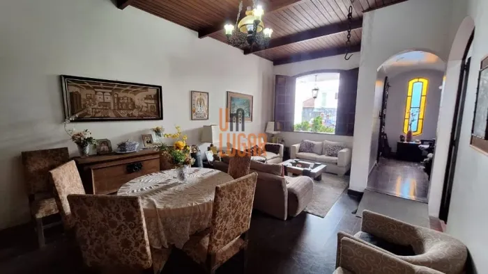 Um Lugar Imóveis vende: Excelente casa no conjunto do Basa, localizado na Av. Tavares Bast