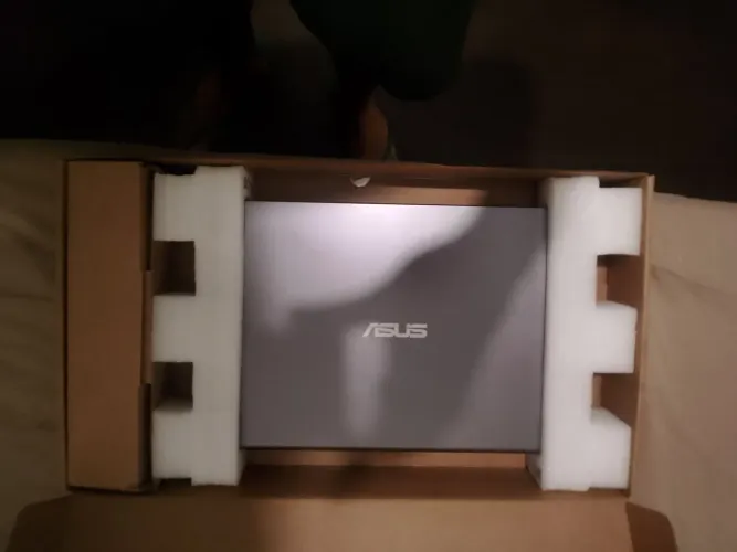 Vendo notebook Asus Celeron  * preço avista ou Pix R$1400  