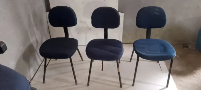 CADEIRAS USADAS E OTIMOS EESTADO SEM AVARIAS