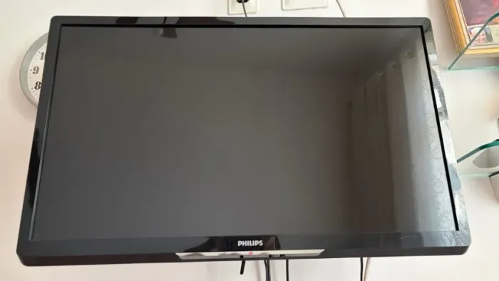 TV Philips LED 32 - Modelo 32PFL4017 - com base