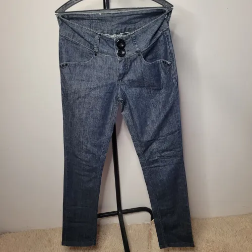 Calça feminina jeans- Tamanho 38
