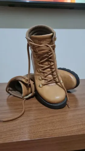 Bota em couro Pegada 37