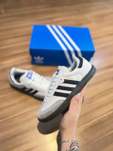 Adidas Samba Branco com Detalhes Clássicos