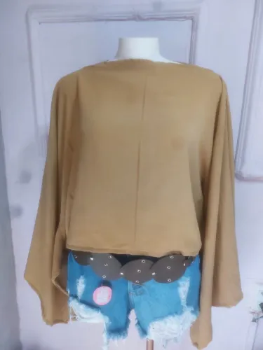 Blusa feminina manga comprida bege bata