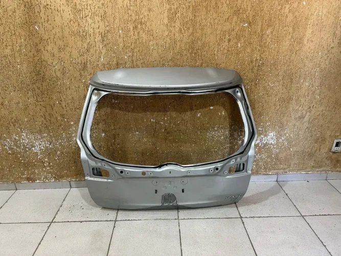 Tampa traseira Yaris Hatch 2018/2019/2020/2021/2022/2023/2024