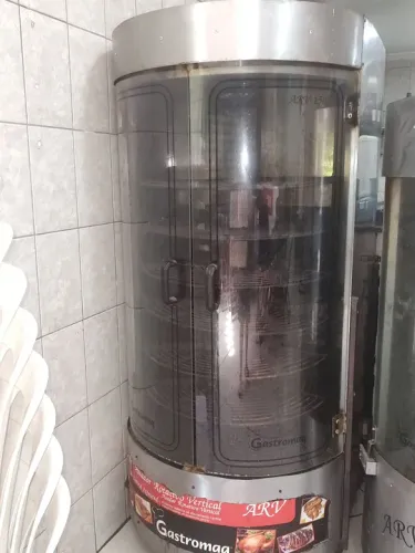 Assador Rotativo Vertical para Frango e carnes 100 kg marca gastromaq