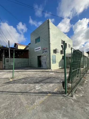 Prédio comercial na Torre 