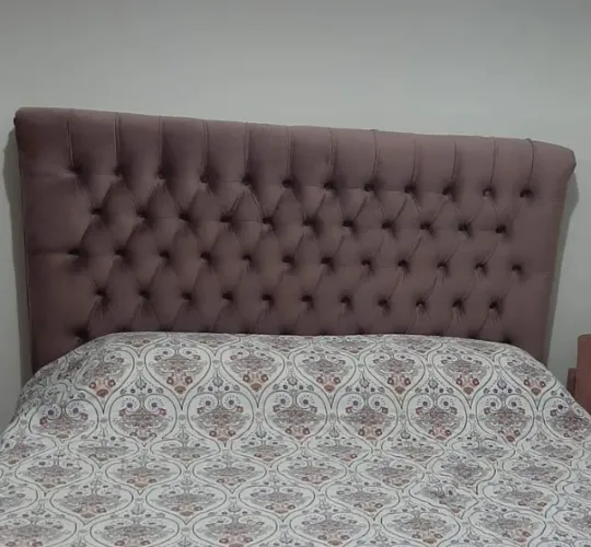 Cabeceira de Cama Estofada com Botões