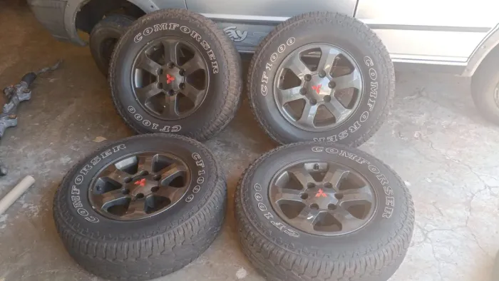 Pneus Comforser CF1000 245/70 R16 106T + Rodas Originais Mitsubishi L200 Outdoor