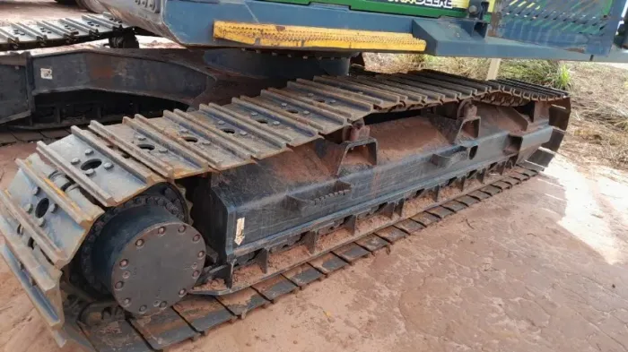 ESCAVADEIRA HIDR DE ESTEIRA JOHN DEERE 2144G 25T (Com implemento)