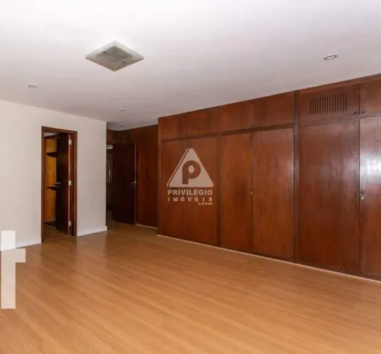 Cobertura Duplex 4 quartos na Urca disponível para Venda na Privilégio Imóveis.