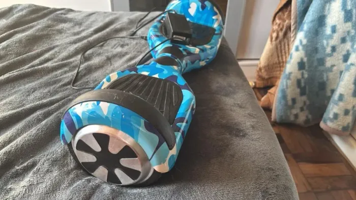 Skate Elétrico Hoverboard 6.5" com Bluetooth, Led e carregador. Pouquíssimo uso.