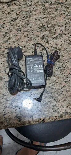 Carregador Canon CA-570 para Câmeras