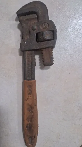 Grifo antigo de ferro n.12