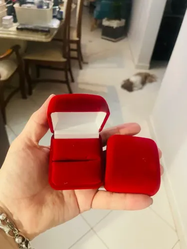 Caixa de Veludo para Anéis - Luxo e Elegância