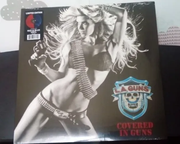 Lp L.A. Guns - Covered in Guns (Red & Blue vinil) edição limitada (disco vinil hard rock)