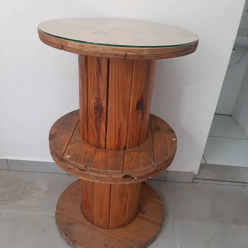 Mesa de centro rústica em madeira de carretel