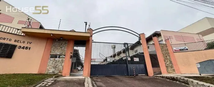 Sobrado - 2 Quartos e 2 Vagas de Garagem - Em Condomínio no Xaxim