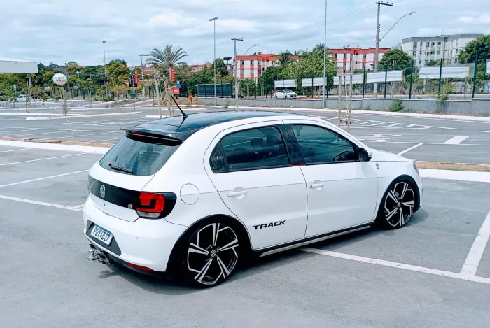 Volkswagen Gol Geração VI Track 1.0 8V MI Total Flex Mec. 4P 2015
