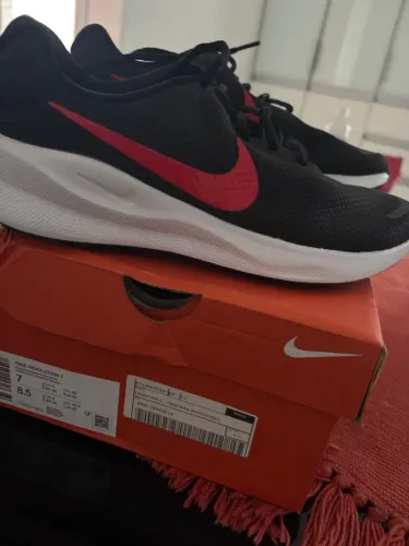 Tênis Nike Revolution 7