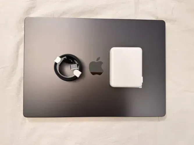 MacBook M5 MAX 36GB 2TB 16 Pole - 1 Ano De Garantia - Avaliamos o Seu - Pronta Entrega