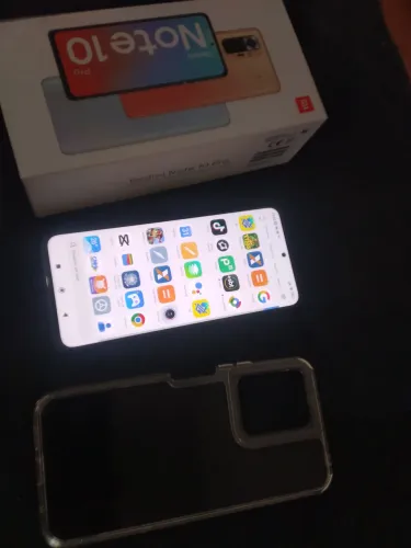 Vendo Note 10 Pro com caixa e carregador todo original ele atrás trincou tá com película.